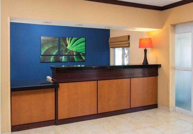 Fairfield & Worth Drive Hotel 3*