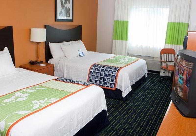 Hotel Fairfield & Worth Drive 3*