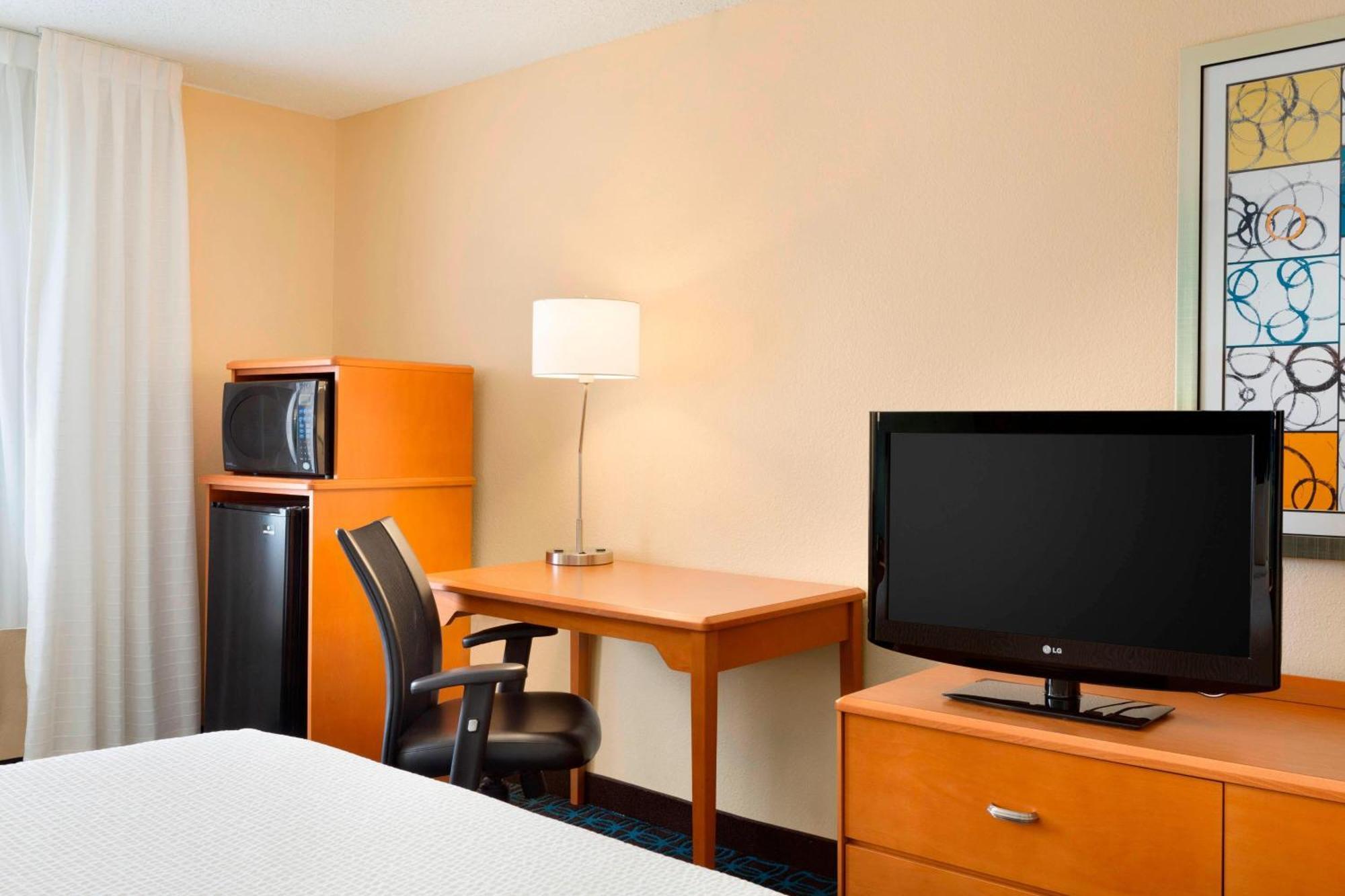 Fairfield & University Drive Hotel